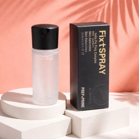 مثبت مكياج من شركه ماك