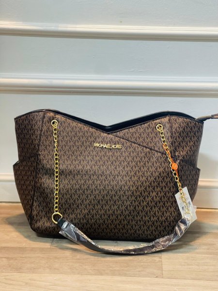 بني مع اسود