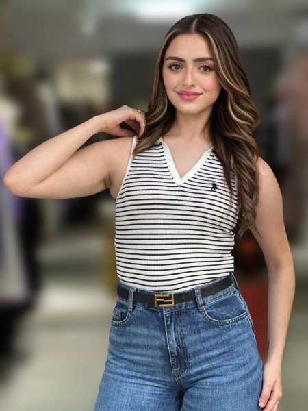 ابيض