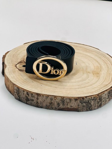 قشاط DIOR