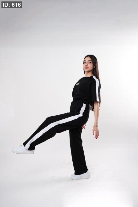 أسود
