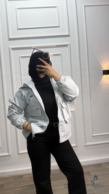 ازرق فاتح